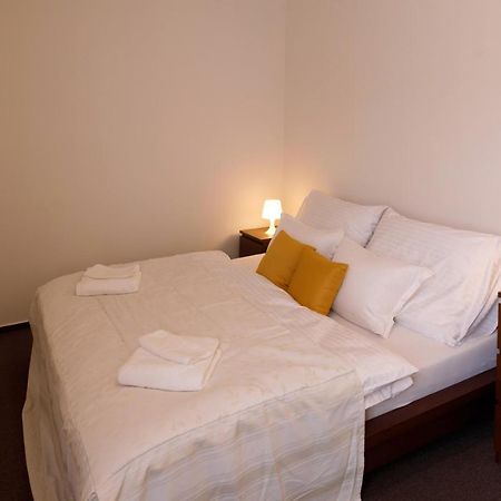Litvan Sunset Apartments Ceske Budejovice Esterno foto