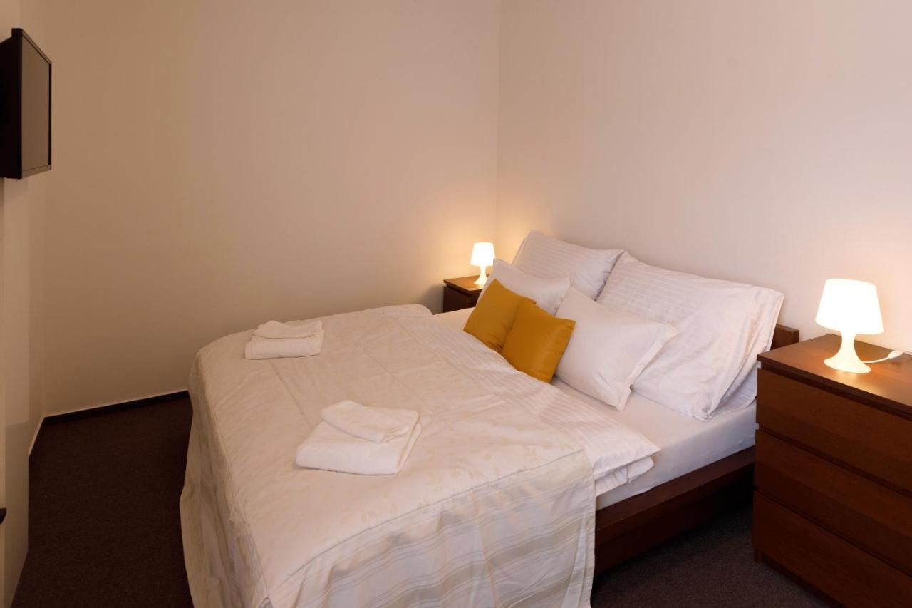 Litvan Sunset Apartments Ceske Budejovice Esterno foto